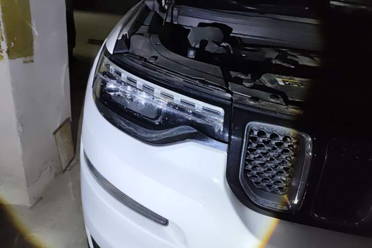Used Jeep Grand Commander 2018 2.0T Four-Wheel Drive Enjoyment Edition China VI Right Front Headlight
