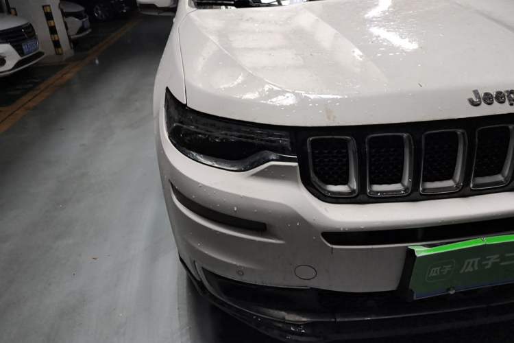 Used Jeep Grand Commander 2018 2.0T Four-Wheel Drive Prestige Edition China V Right Front Headlight