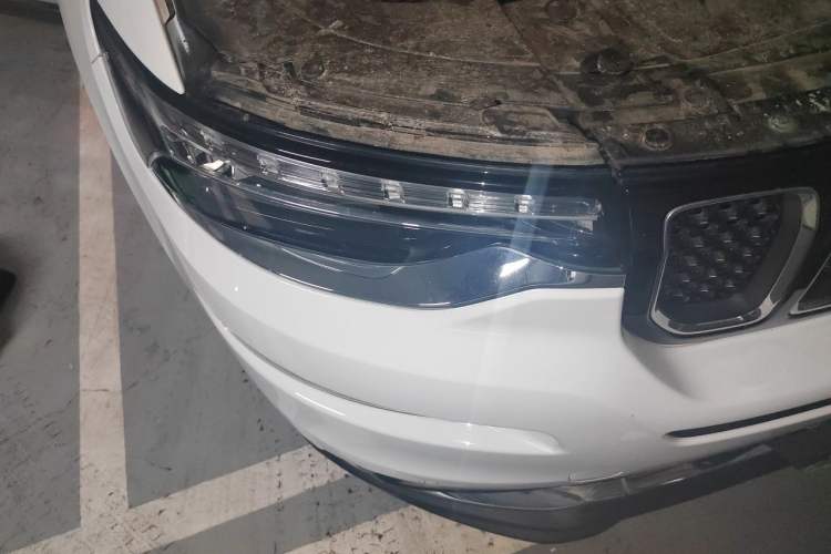 Used Jeep Grand Commander 2018 2.0T Four-Wheel Drive Enjoyment Version China V Right Front Headlight
