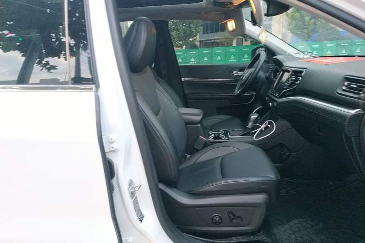 Used Jeep Grand Commander 2018 2.0T Four-Wheel Drive Enjoyment Edition China VI Right Front Seat