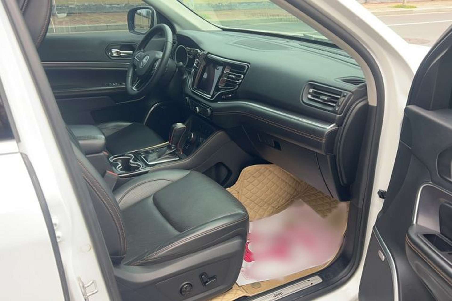 Used Jeep Grand Commander 2018 2.0T Four-Wheel Drive Smart Enjoyment Version China V Emission Standard Right Front Seat