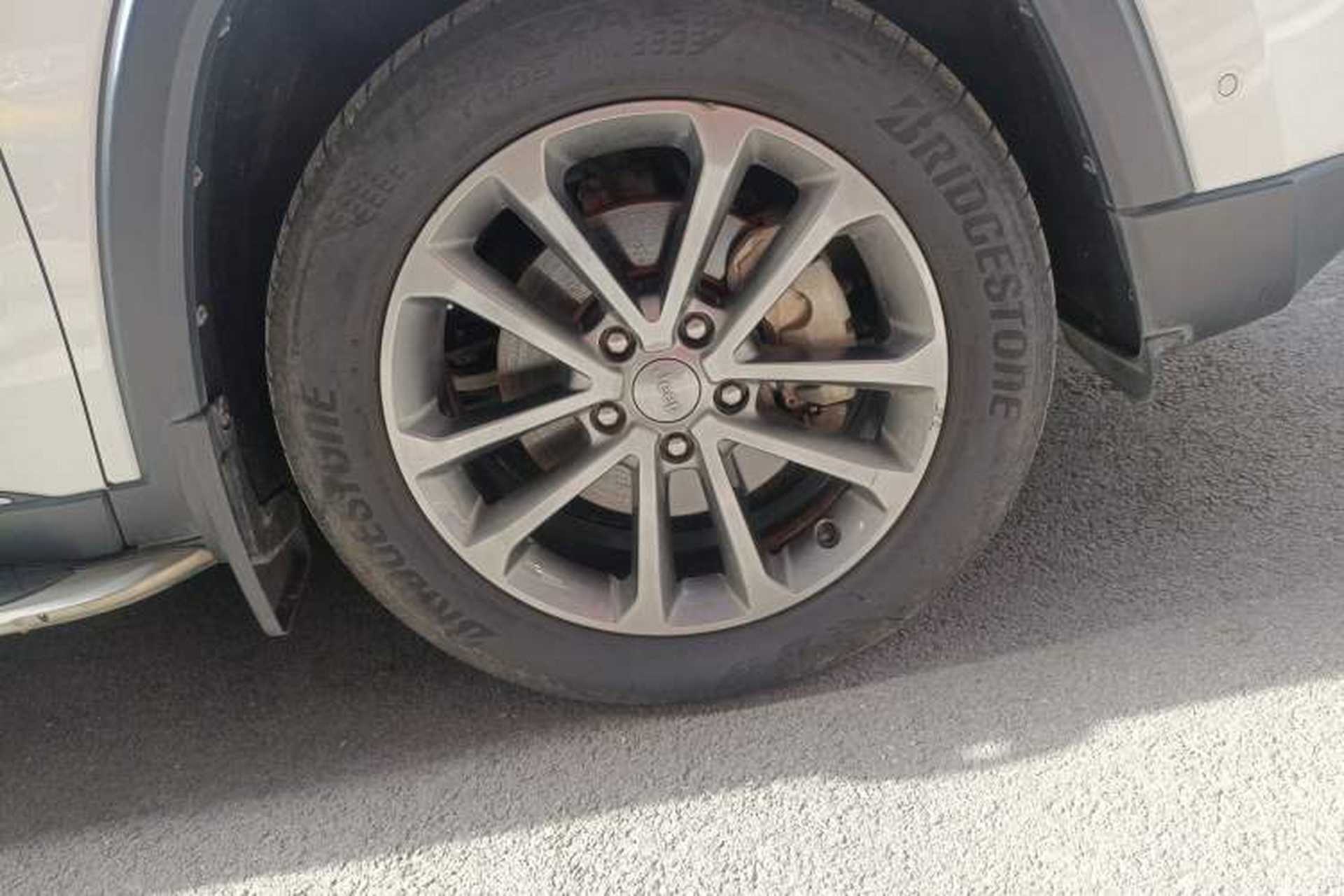 Used Jeep Grand Commander 2018 2.0T Four-Wheel Drive Prestige Edition China V Right Front Wheel Hub