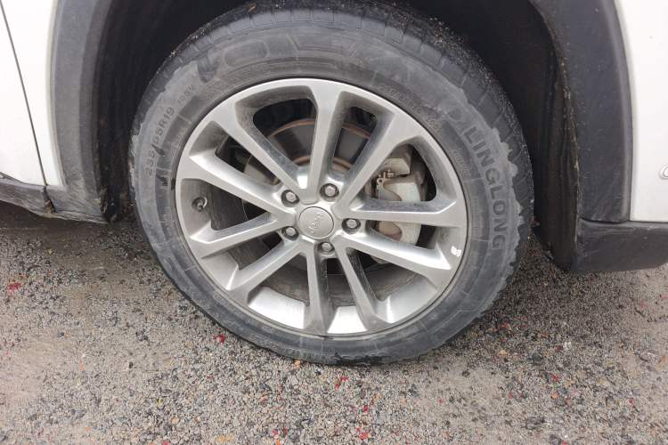Used Jeep Grand Commander 2018 2.0T Four-Wheel Drive Prestige Edition China V Right Front Wheel Hub