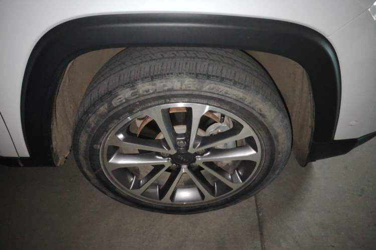 Used Jeep Grand Commander 2018 2.0T Four-Wheel Drive Enjoyment Edition China VI Right Front Wheel Hub