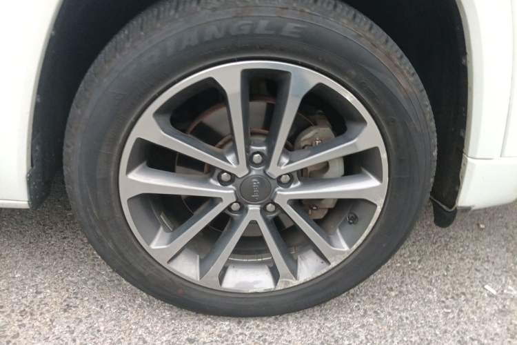Used Jeep Grand Commander 2018 2.0T Four-Wheel Drive Smart Enjoyment Version China V Emission Standard Right Front Wheel Hub