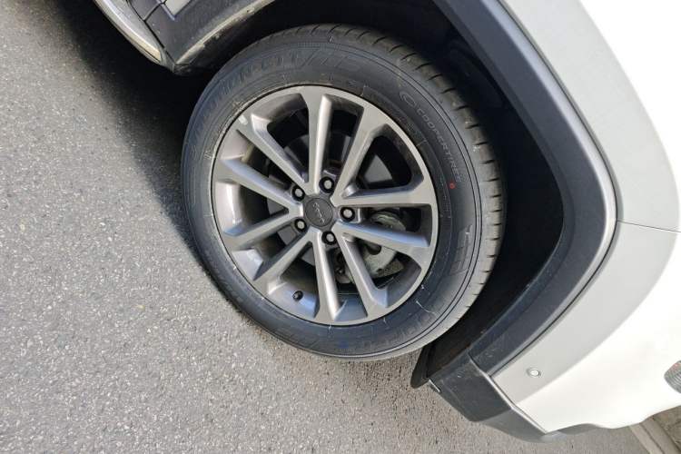 Used Jeep Grand Commander 2018 2.0T Four-Wheel Drive Enjoyment Version China V Right Front Wheel Hub