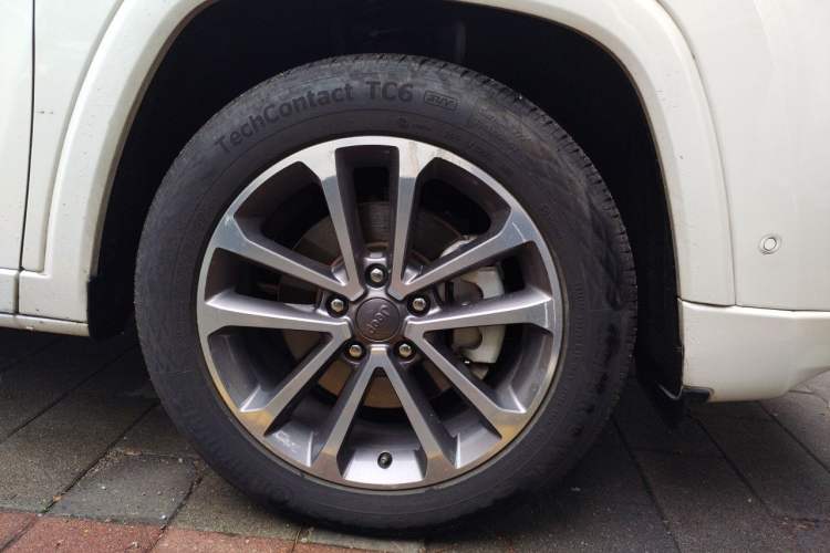 Used Jeep Grand Commander 2018 2.0T Four-Wheel Drive Prestige Edition China VI Right Front Wheel Hub