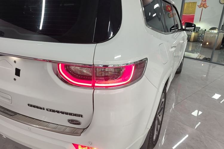 Used Jeep Grand Commander 2018 2.0T Four-Wheel Drive Smart Enjoyment Version China V Emission Standard Right Rear Taillight