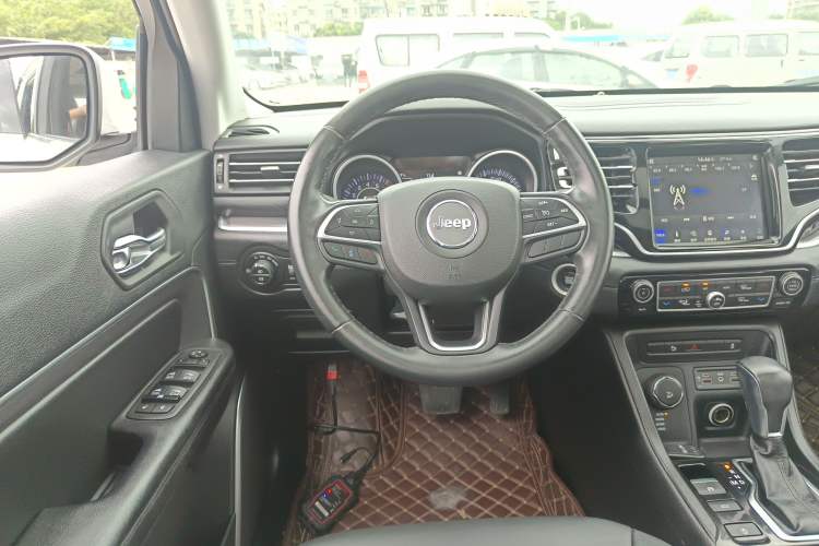 Used Jeep Grand Commander 2018 2.0T Four-Wheel Drive Premium Navigation Version China V Steering Wheel