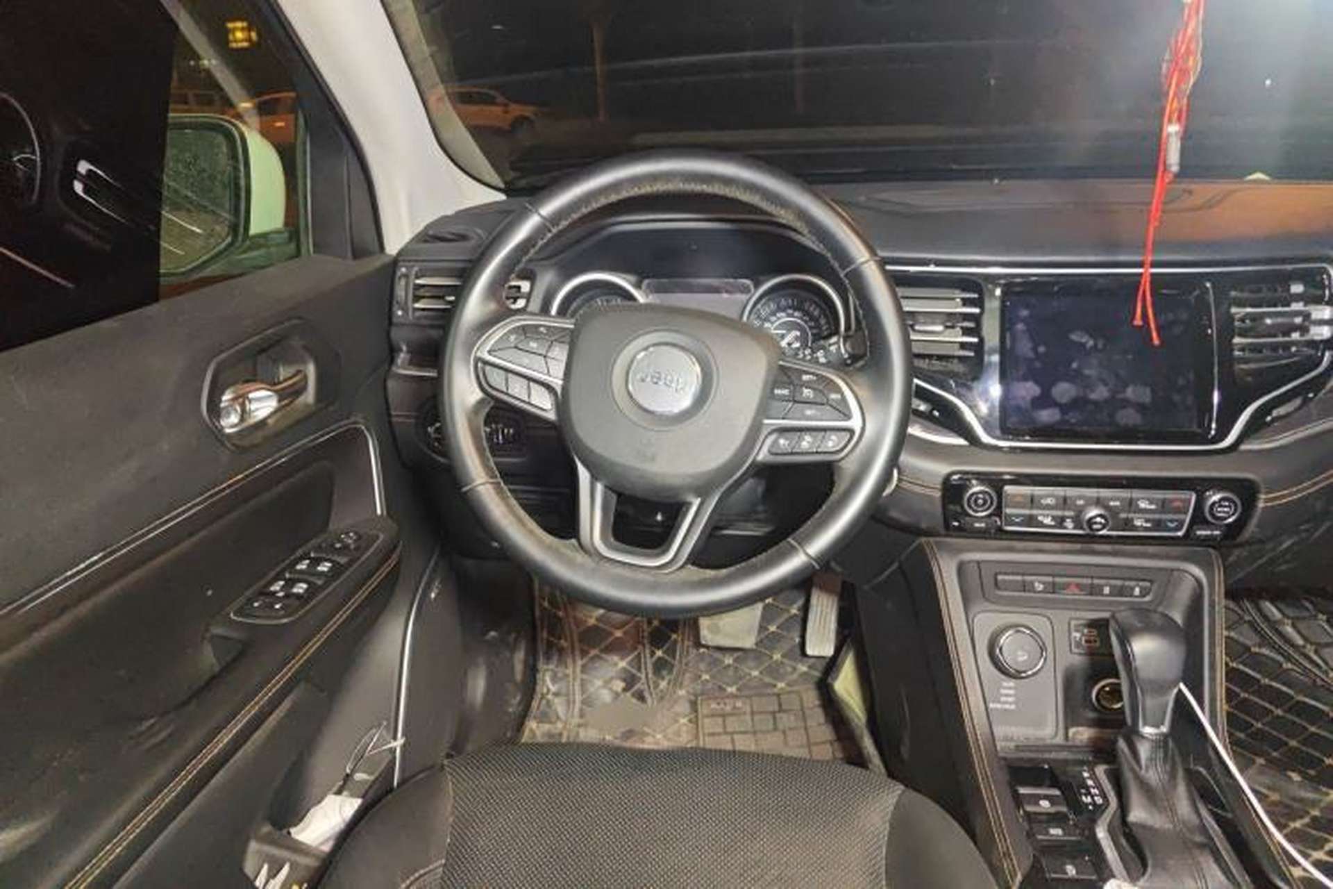 Used Jeep Grand Commander 2018 2.0T Four-Wheel Drive Smart Enjoyment Version China V Emission Standard Steering Wheel