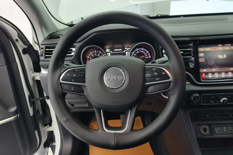 Used Jeep Grand Commander 2018 2.0T Two-Wheel Drive Enjoy Edition China V Steering Wheel