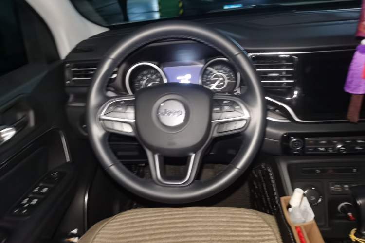 Used Jeep Grand Commander 2018 2.0T Four-Wheel Drive Premium Navigation Version China V Steering Wheel