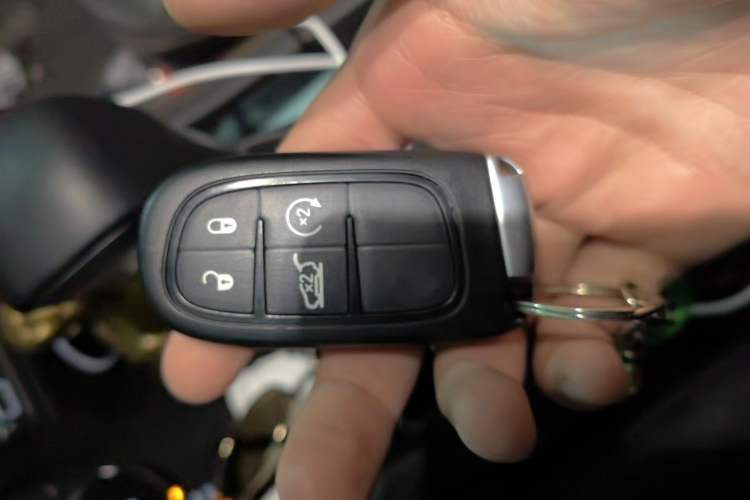 Used Jeep Grand Commander 2018 2.0T Four-Wheel Drive Smart Enjoyment Version China VI Vehicle Key