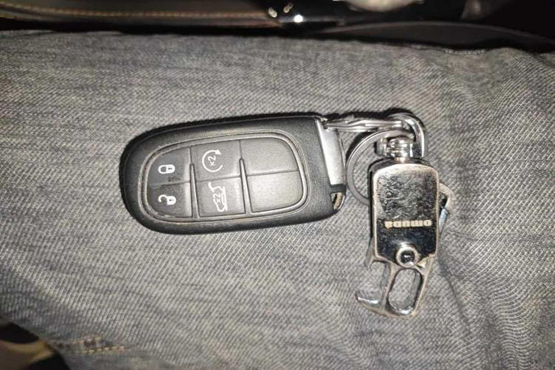 Used Jeep Grand Commander 2018 2.0T Four-Wheel Drive Smart Enjoyment Version China V Emission Standard Vehicle Key