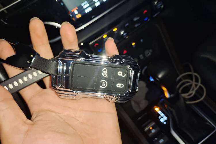 Used Jeep Grand Commander 2018 2.0T Four-Wheel Drive Smart Enjoyment Version China V Emission Standard Vehicle Key