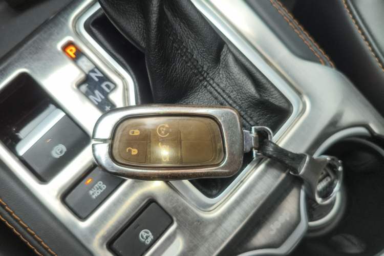 Used Jeep Grand Commander 2018 2.0T Four-Wheel Drive Smart Enjoyment Version China V Emission Standard Vehicle Key