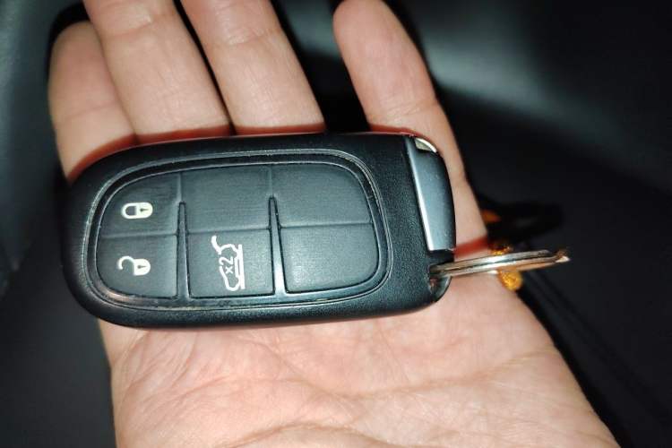 Used Jeep Grand Commander 2018 2.0T Four-Wheel Drive Enjoyment Version China V Vehicle Key