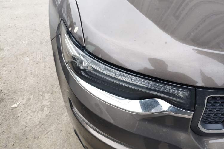 Used Jeep Grand Commander 2018 2.0T Four-Wheel Drive Premium Navigation Version China V Right Front Headlight