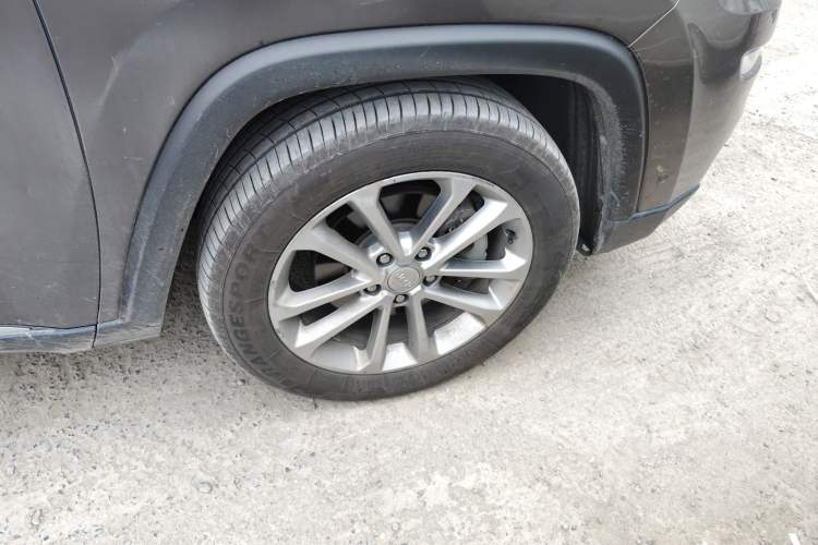 Used Jeep Grand Commander 2018 2.0T Four-Wheel Drive Premium Navigation Version China V Right Front Wheel Hub