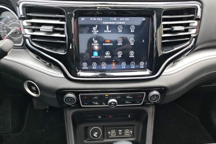 Used Jeep Grand Commander 2020 2.0T Two-Wheel Drive Elite Version Audio And AC Panel