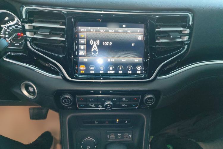 Used Jeep Grand Commander 2020 2.0T Four-Wheel Drive Night Eagle Edition Audio And AC Panel