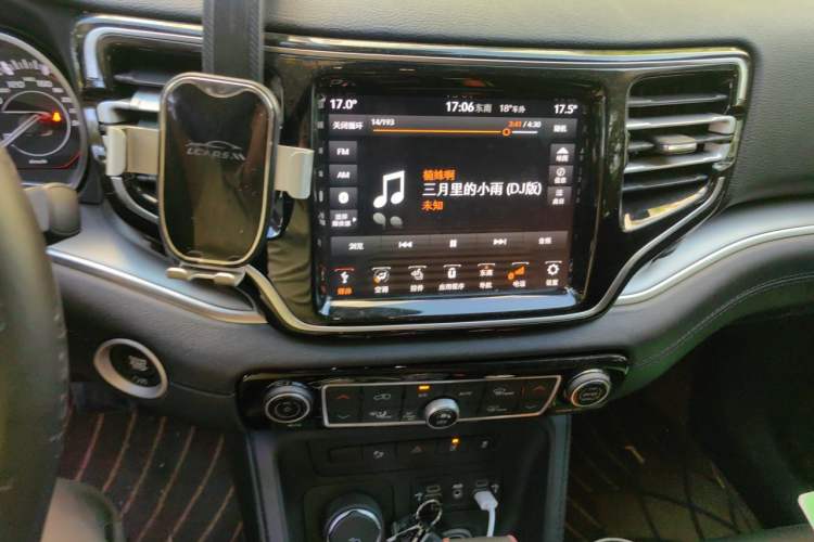 Used Jeep Grand Commander 2020 2.0T Four-Wheel Drive Elite Enhanced Edition Audio And AC Panel