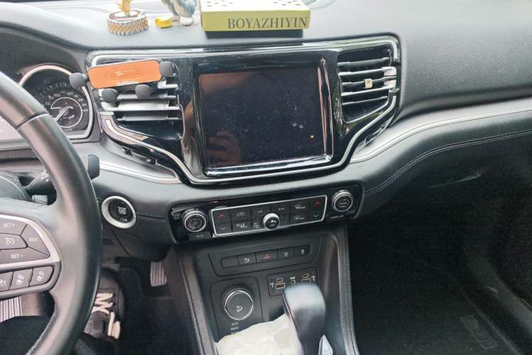 Used Jeep Grand Commander 2020 2.0T Four-Wheel Drive Elite Edition Audio And AC Panel