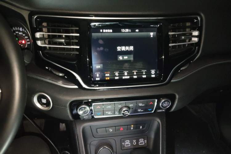 Used Jeep Grand Commander 2020 2.0T Four-Wheel Drive Elite Enhanced Edition Audio And AC Panel