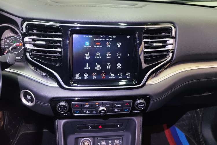 Used Jeep Grand Commander 2020 2.0T Two-Wheel Drive Elite Version Audio And AC Panel