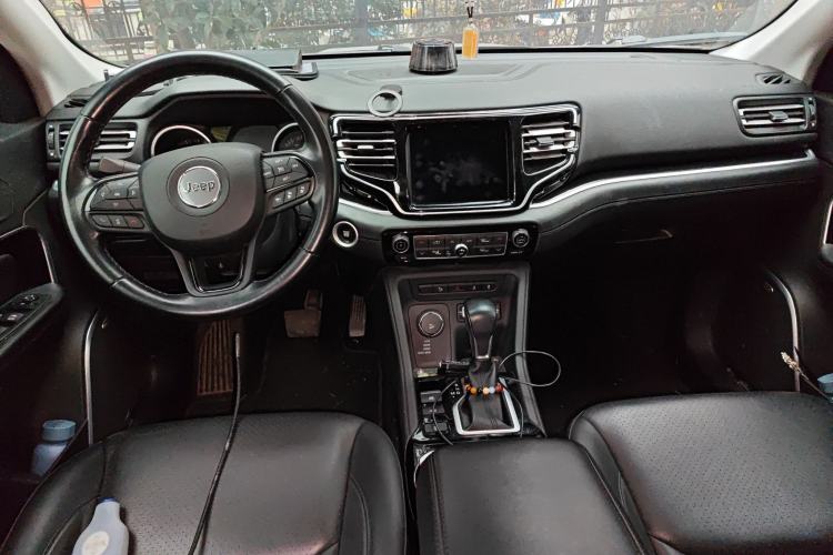Used Jeep Grand Commander 2020 2.0T Four-Wheel Drive Night Eagle Edition Center Console