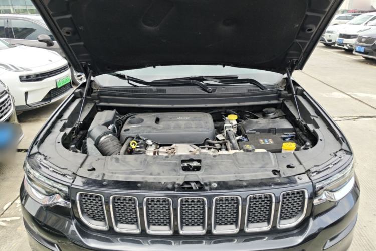Used Jeep Grand Commander 2020 2.0T Two-Wheel Drive Elite Version Engine Bay