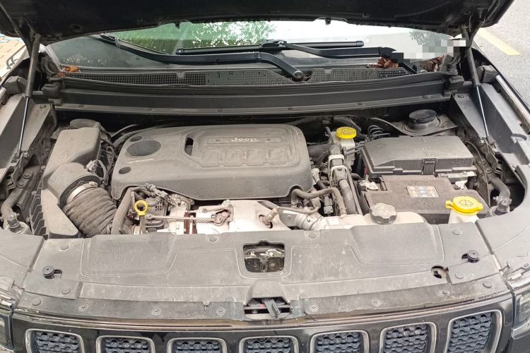 Used Jeep Grand Commander 2020 2.0T Two-Wheel Drive Elite Version Engine Bay