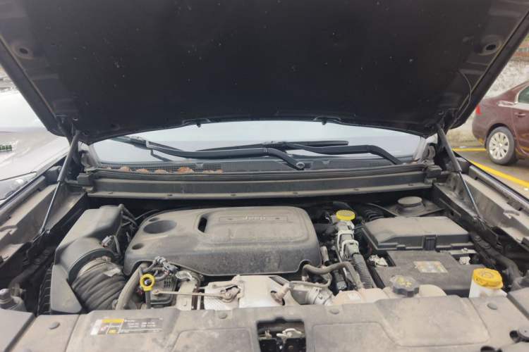 Used Jeep Grand Commander 2020 2.0T Two-Wheel Drive Leading Edition Engine Bay