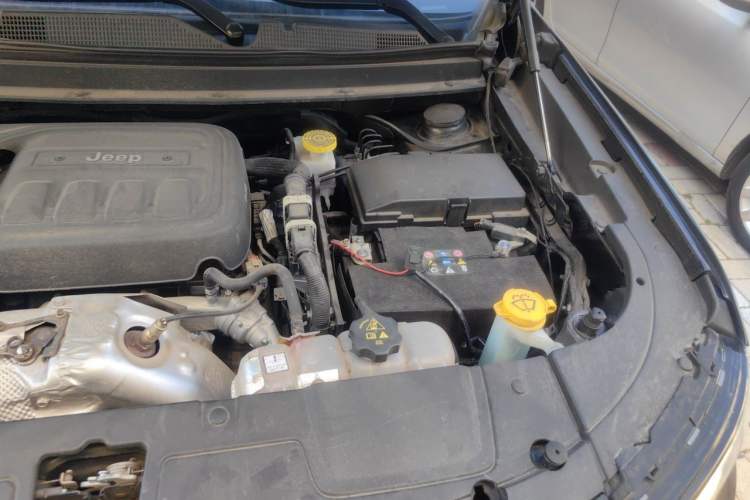 Used Jeep Grand Commander 2020 2.0T Four-Wheel Drive Elite Enhanced Edition Engine Bay Left