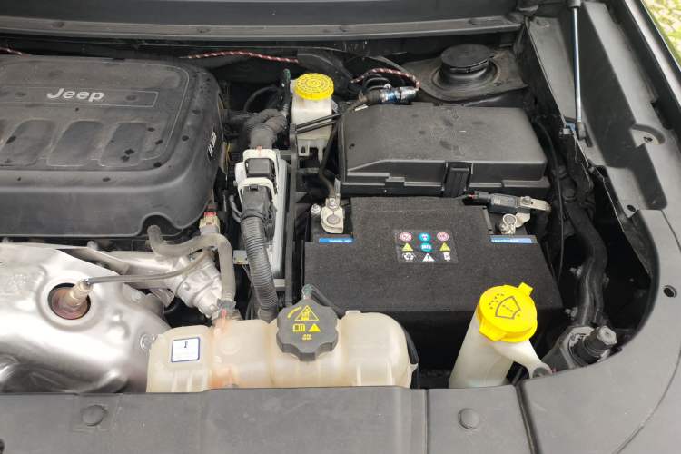 Used Jeep Grand Commander 2020 2.0T Four-Wheel Drive Night Eagle Edition Engine Bay Left