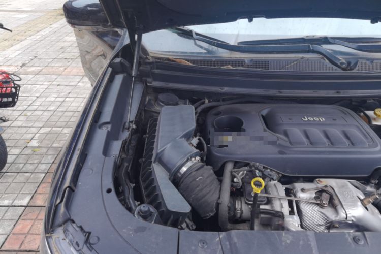 Used Jeep Grand Commander 2020 2.0T Two-Wheel Drive Leading Edition Engine Bay Right