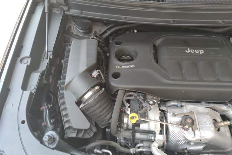 Used Jeep Grand Commander 2020 2.0T Four-Wheel Drive Elite Edition Engine Bay Right