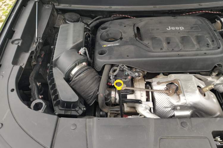 Used Jeep Grand Commander 2020 2.0T Four-Wheel Drive Night Eagle Edition Engine Bay Right