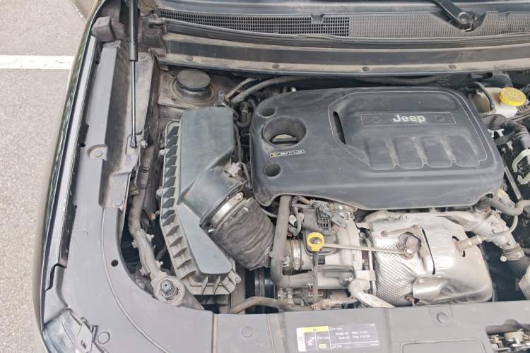 Used Jeep Grand Commander 2020 2.0T Four-Wheel Drive Elite Edition Engine Bay Right