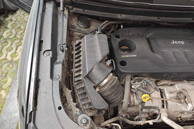 Used Jeep Grand Commander 2020 2.0T Four-Wheel Drive Night Eagle Edition Engine Bay Right