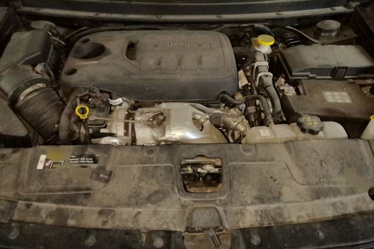 Used Jeep Grand Commander 2020 2.0T Two-Wheel Drive Elite Version Engine Bay