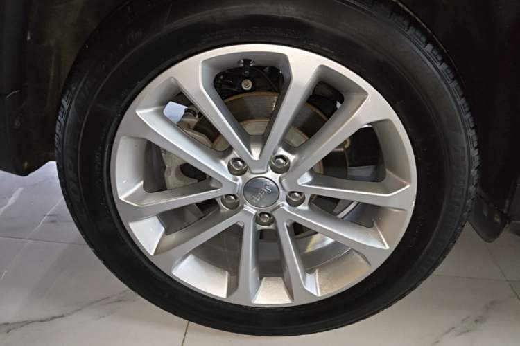 Used Jeep Grand Commander 2020 2.0T Two-Wheel Drive Leading Edition Exterior 5