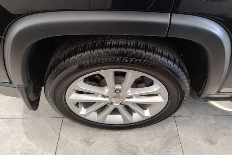 Used Jeep Grand Commander 2020 2.0T Two-Wheel Drive Elite Version Exterior 5