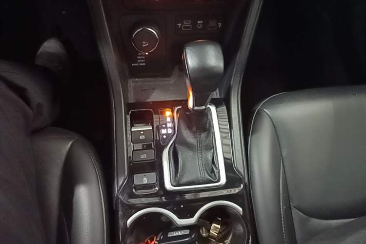 Used Jeep Grand Commander 2020 2.0T Four-Wheel Drive Elite Enhanced Edition Gear Lever