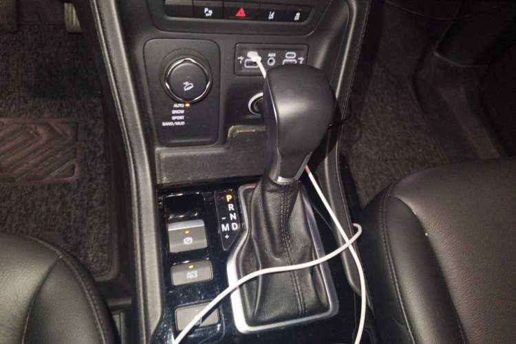 Used Jeep Grand Commander 2020 2.0T Four-Wheel Drive Night Eagle Edition Gear Lever