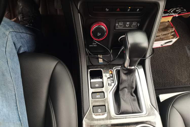 Used Jeep Grand Commander 2020 2.0T Four-Wheel Drive Night Eagle Edition Gear Lever