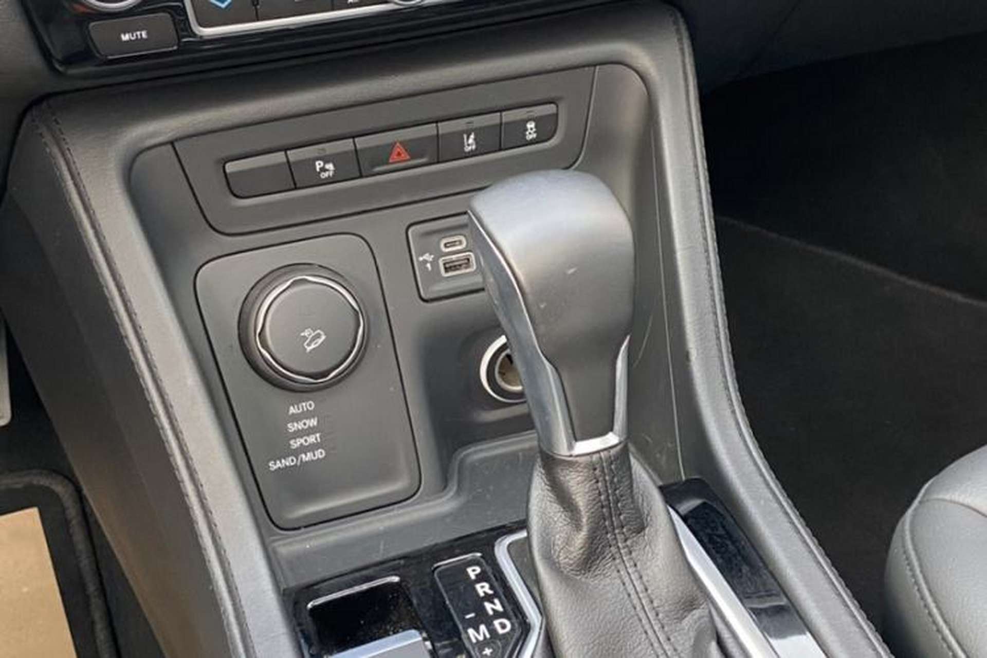 Used Jeep Grand Commander 2020 2.0T Four-Wheel Drive Elite Enhanced Edition Gear Lever
