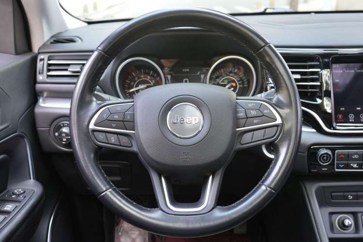 Used Jeep Grand Commander 2020 2.0T Two-Wheel Drive Elite Version Interior 2