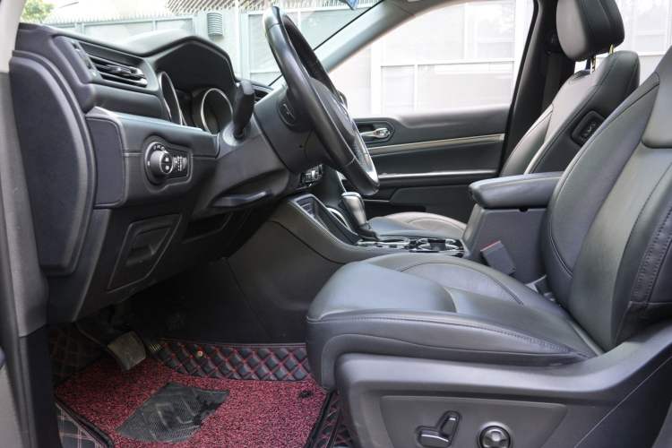 Used Jeep Grand Commander 2020 2.0T Two-Wheel Drive Elite Version Interior 3