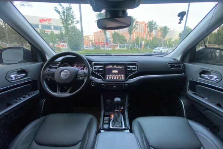 Used Jeep Grand Commander 2020 2.0T Four-Wheel Drive Night Eagle Edition Interior 3